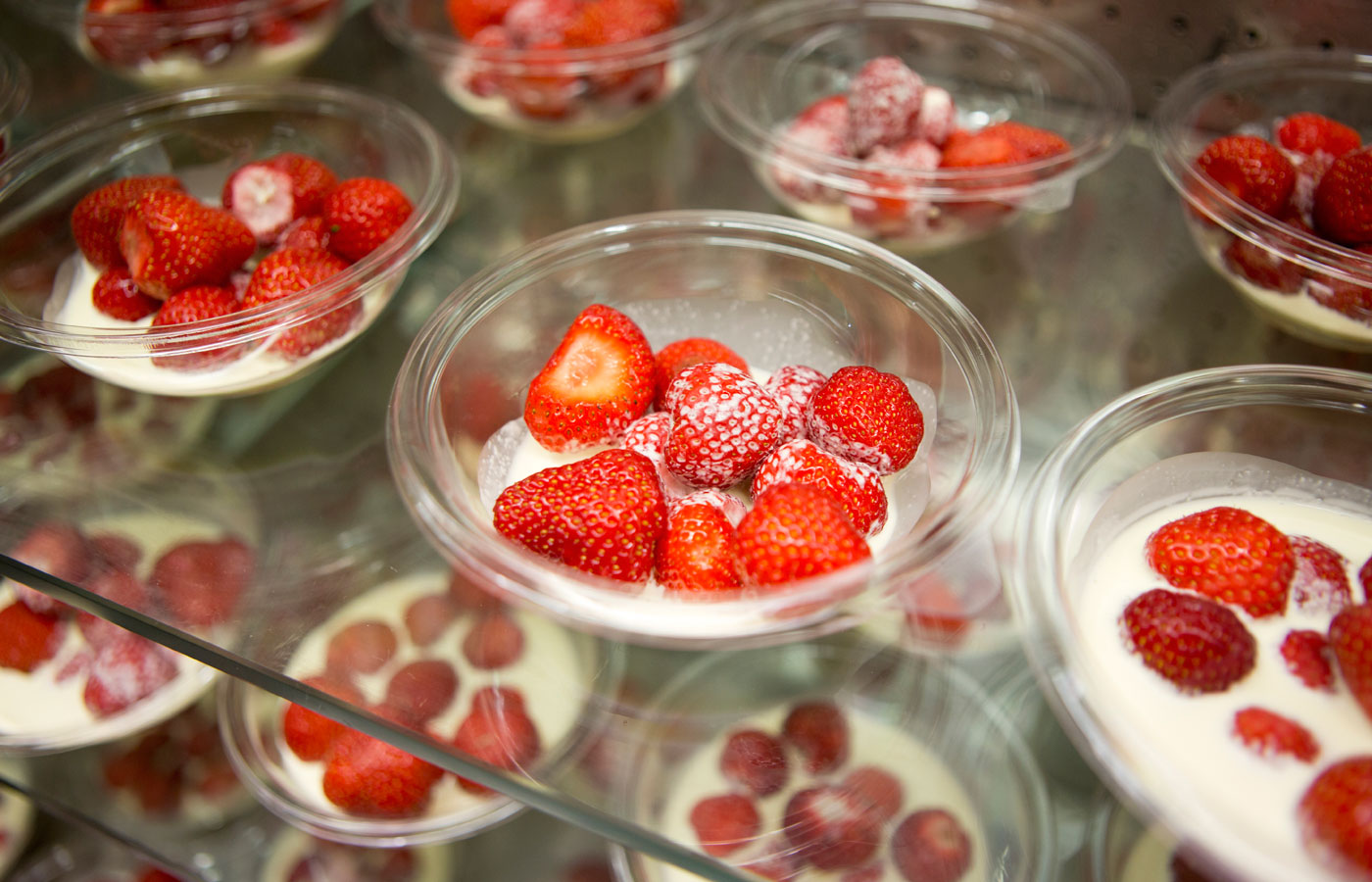 How do you eat your Wimbledon strawberries?