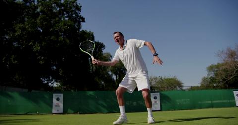 Tim Henman and Goran Ivanisevic at India Gate in Delhi