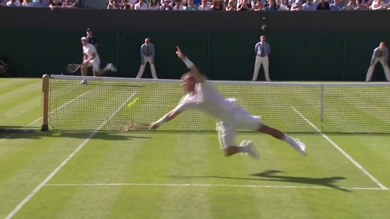 Trademark dive from Hewitt
