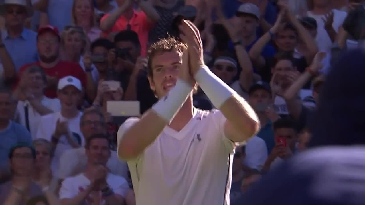 Andy Murray thanks the crowd