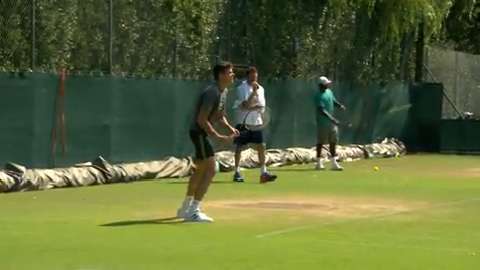 Milos Raonic on the practice court