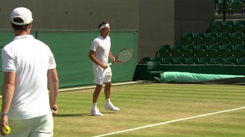 Roger Federer on the practice court