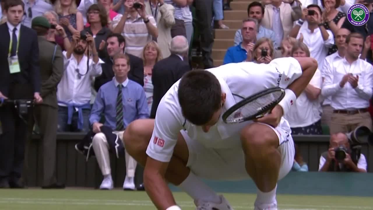 Djokovic gets familiar with the grass