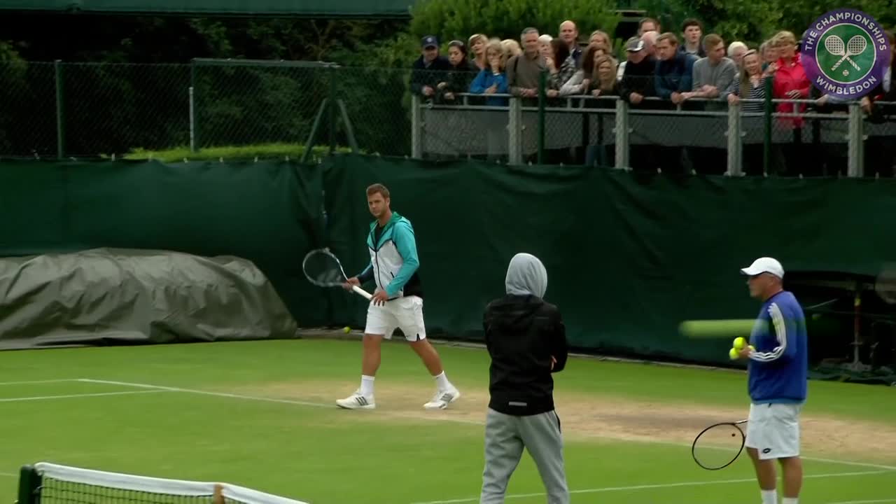 Marcus Willis practises ahead of Federer encounter