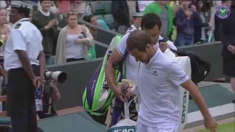 Tsonga helps injured Gasquet with his bags