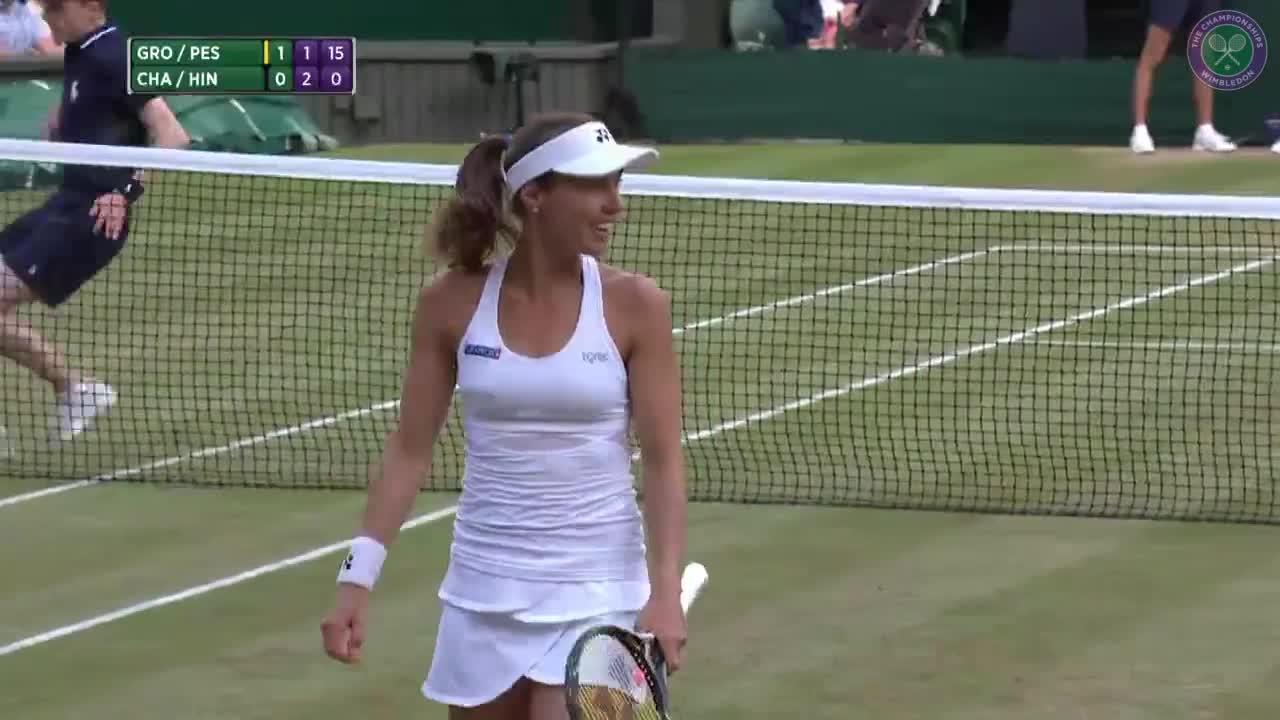 Chan & Hingis win epic point in ladies' doubles
