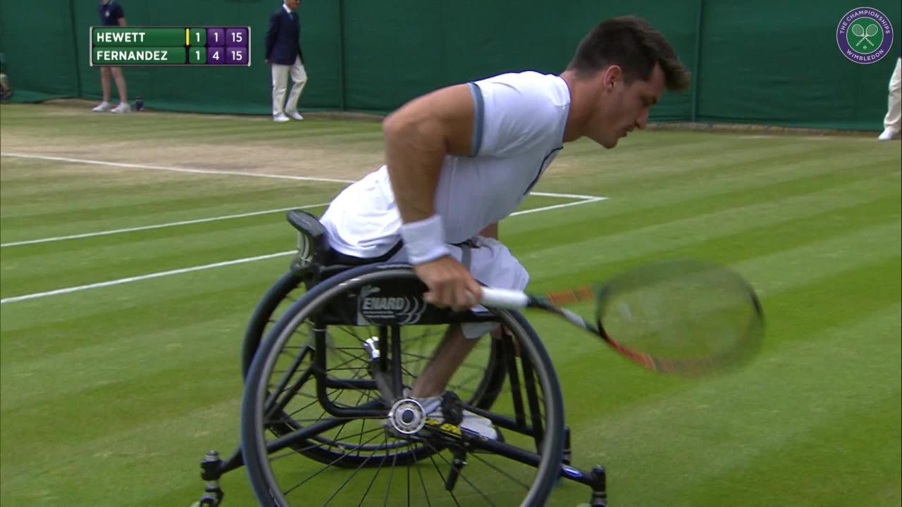 Fernandez loses racket, wins point