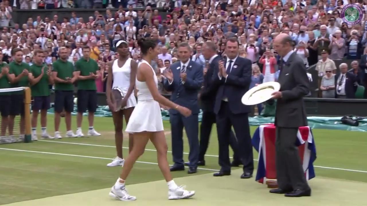 WATCH: Muguruza presented with Venus Rosewater Dish