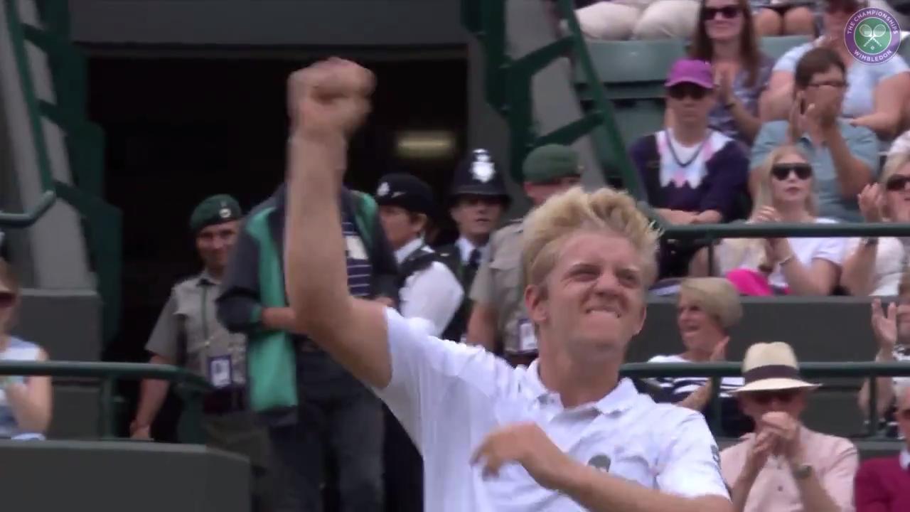 Davidovich Fokina captures boys' singles title